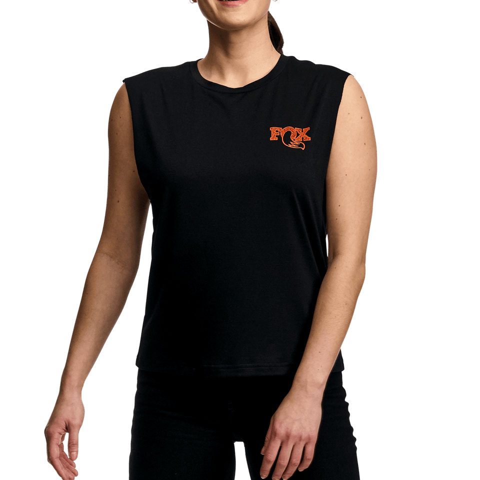 https://serenity-foxfactory.asset.akeneo.cloud/fox_asset_family/media/SSG_Apparel_textured_slstee_black_womens_hero_pdpb_m_3x.png