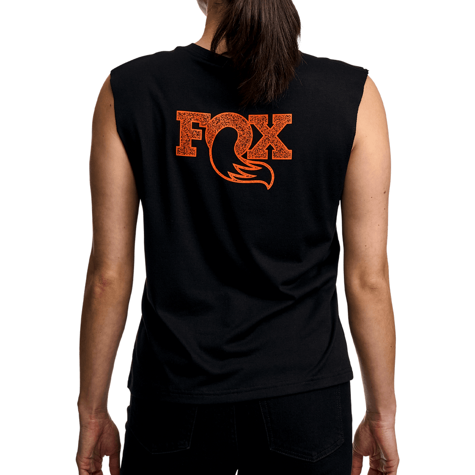 https://serenity-foxfactory.asset.akeneo.cloud/fox_asset_family/media/SSG_Apparel_textured_slstee_black_womens_rotation_2_pdp_3x.png